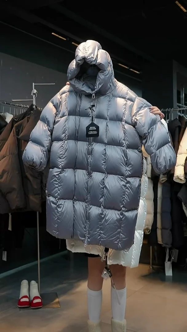 灰色羽绒外套灰色羽绒外套