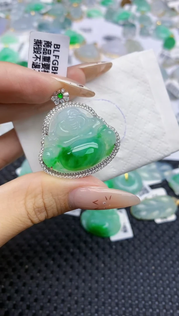 翡翠18K金镶嵌颈饰   天然翡翠A货