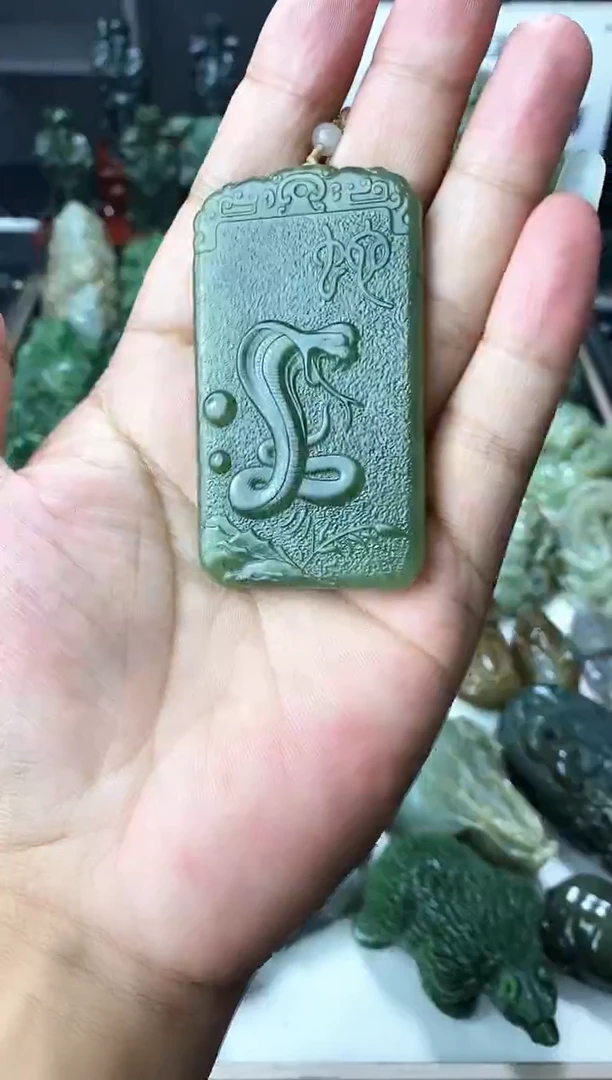 颈饰未镶嵌和田玉1