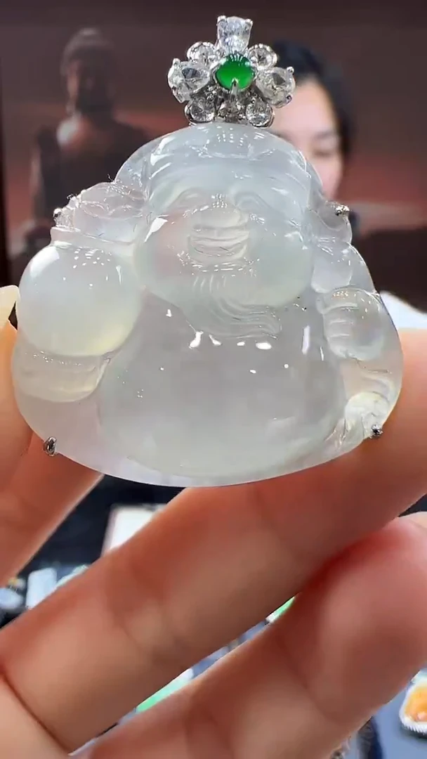 18K金镶嵌挂件翡翠财神