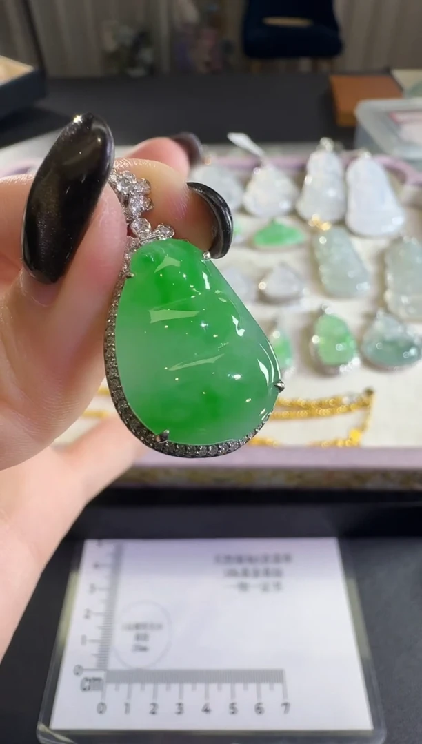 吊坠(不含链)18K金镶嵌翡翠【源头工厂】钻石镶嵌