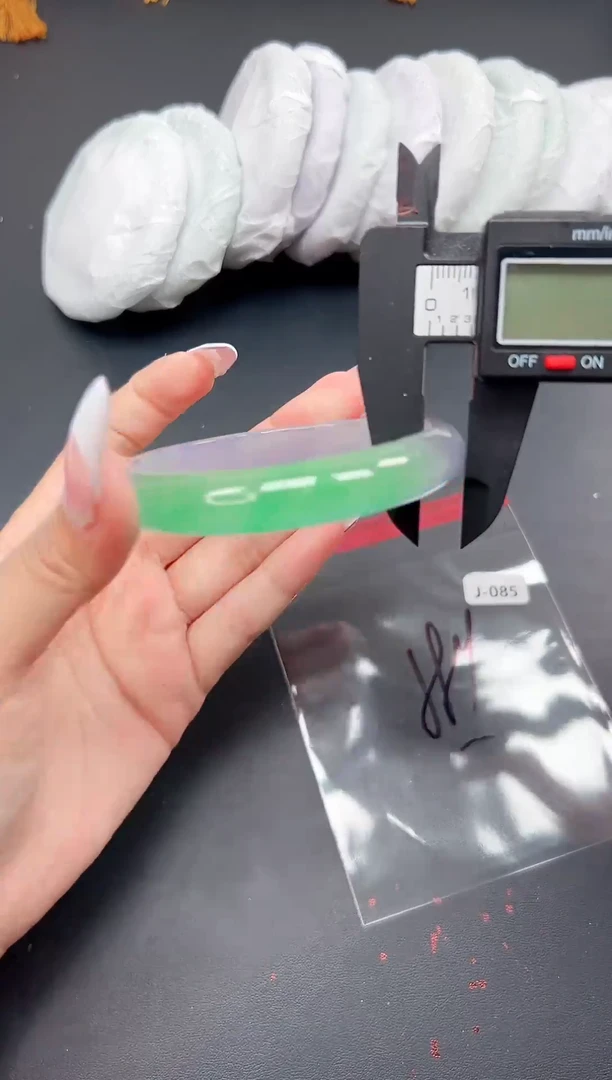 精品手镯，一物一拍J-085