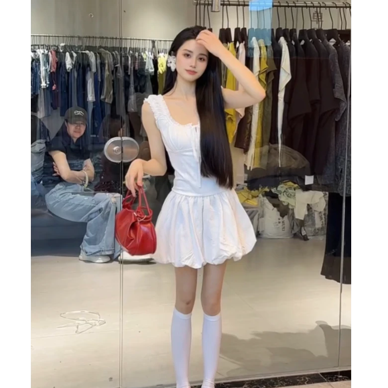 夏季新款时尚甜美可爱风格衣服休闲洋气气质温柔简约纯欲风连衣裙