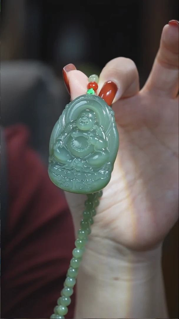 颈饰未镶嵌和田玉（碧玉）佛公