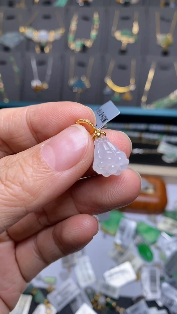 颈饰18K金镶嵌翡翠净货36835