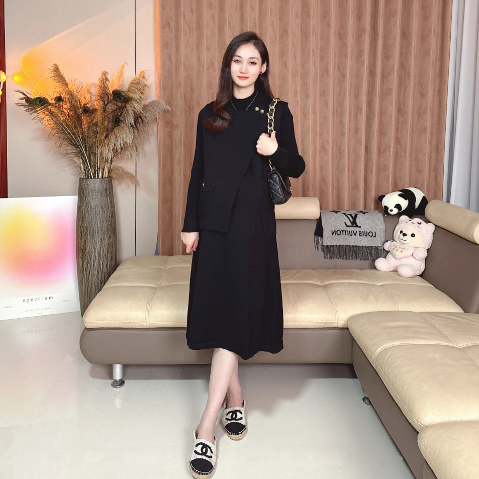 Ann&tens[风采]2025秋冬重工孕妇套装保暖半高领加厚针织裙+马甲