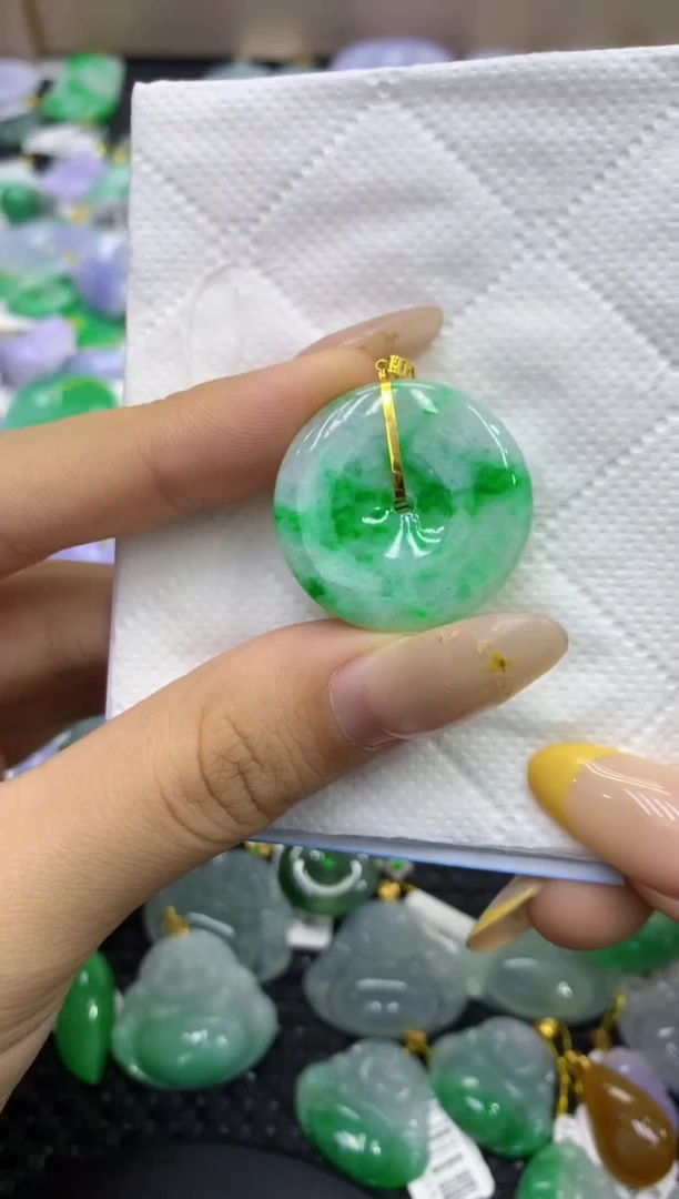 颈饰18K金镶嵌翡翠天然缅甸翡翠A货