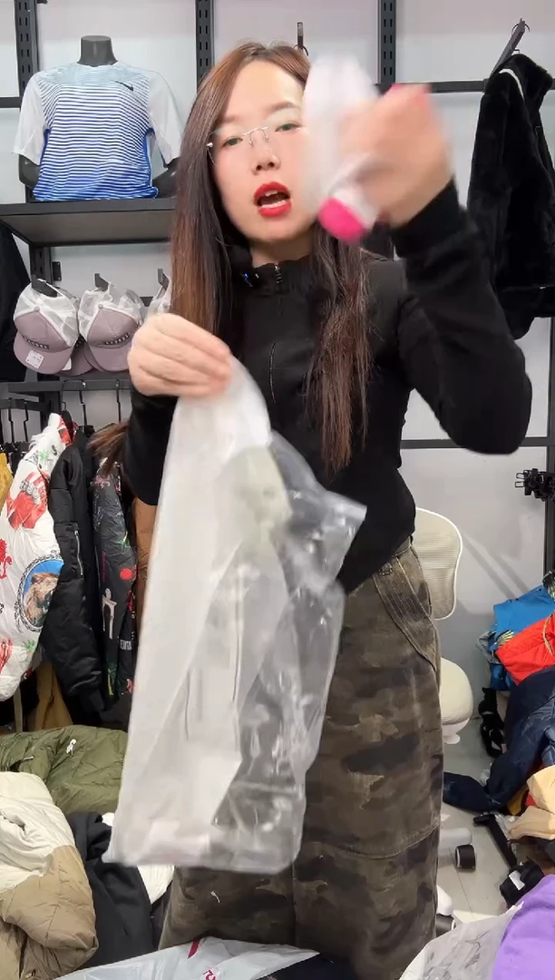 2678 编码  瑕疵直播间过款为准 尺码