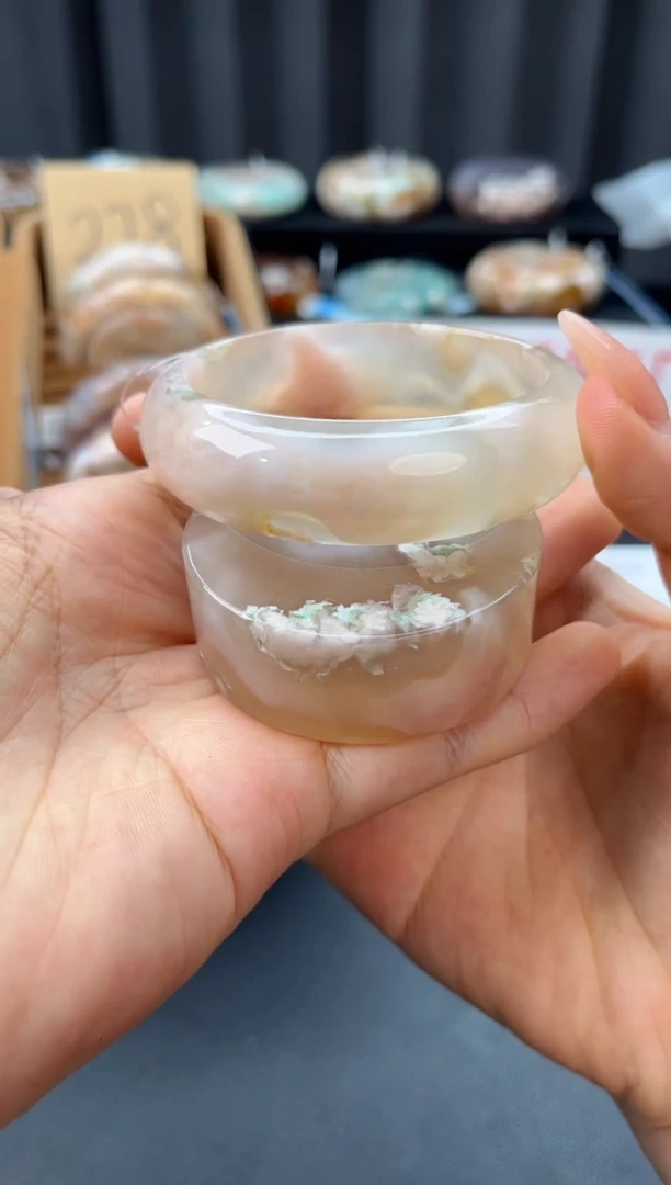 未镶嵌手镯石英质玉赠送镯心（56圈口）
