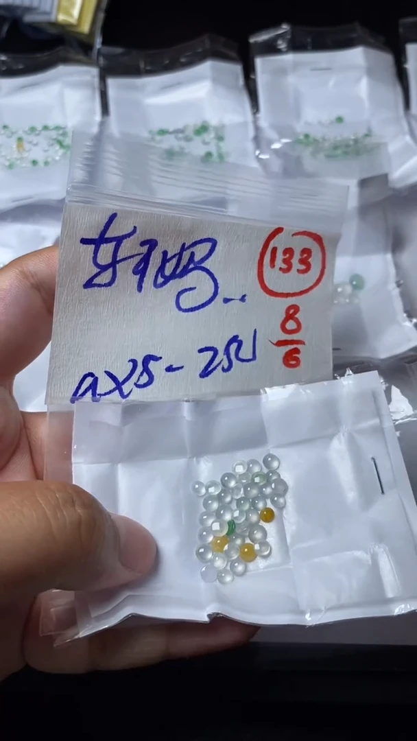 定制翡翠未镶嵌缅甸天然翡翠A货133