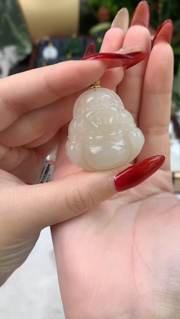 颈饰未镶嵌和田玉吊坠