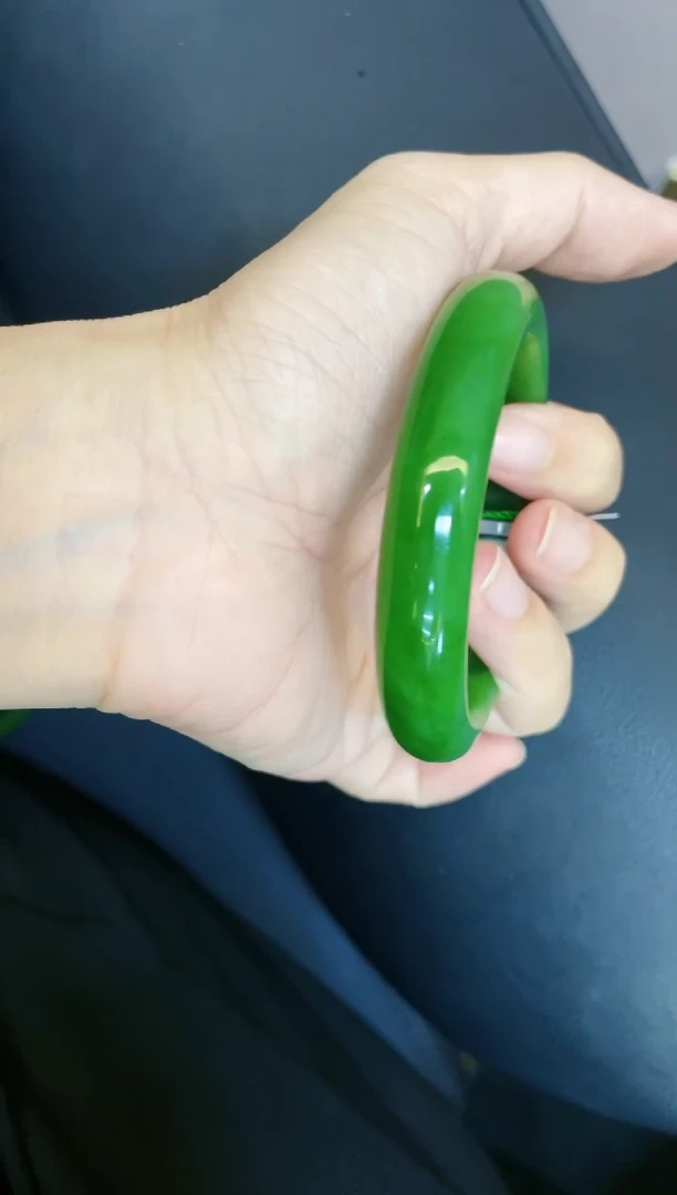 【闪购商品】和田玉手镯未镶嵌52-62圈口多样性发一