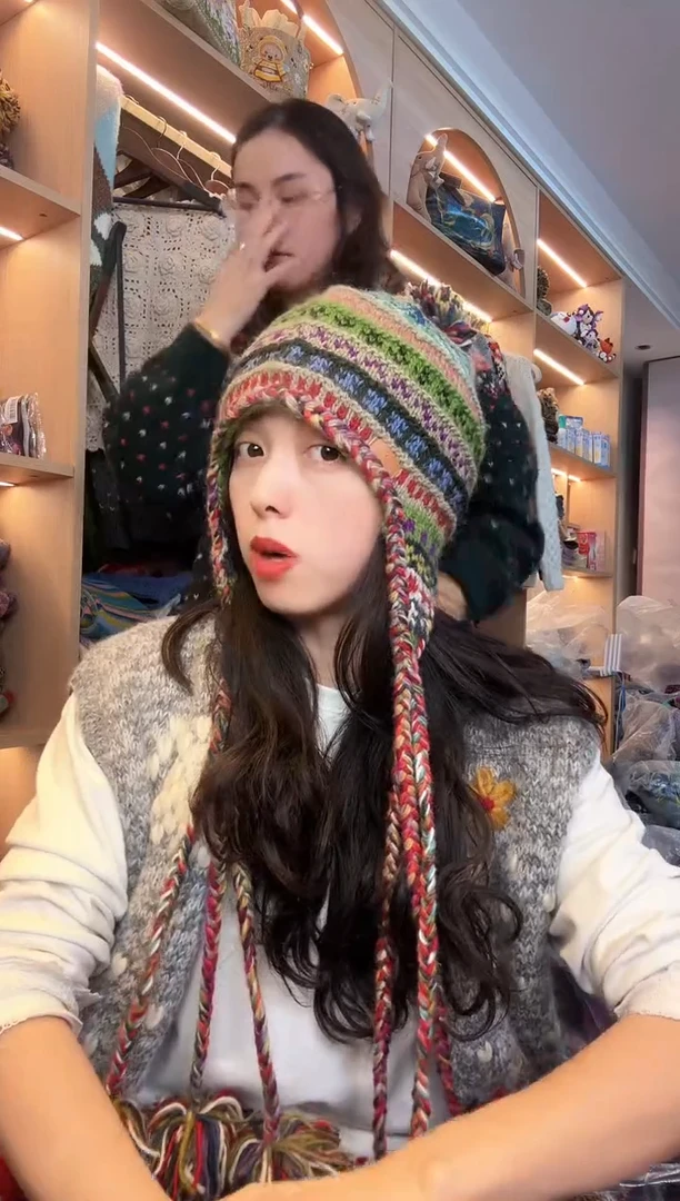 羊毛小*尔百羊毛护耳帽A164