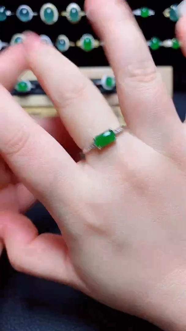 翡翠戒指银S925镶嵌天然翡翠A货s925银镶