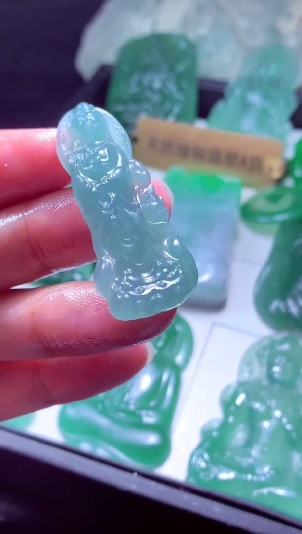 未镶嵌定制翡翠T****r天然缅甸翡翠A货 基地发货多样性发货其一