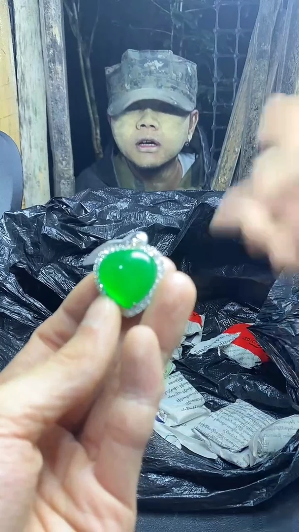 满色吊坠 所见即所得！