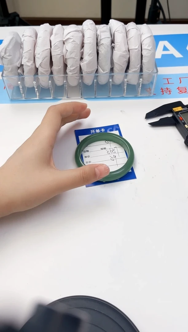 未镶嵌手镯石英质玉54石英质玉东陵玉