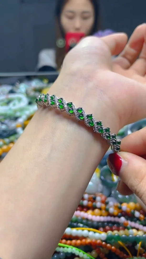 颈饰未镶嵌翡翠/B/翡翠A货，一件也是批发价