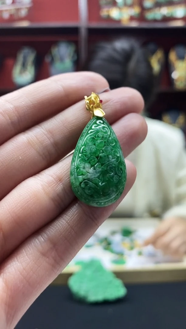 颈饰未镶嵌翡翠吊坠