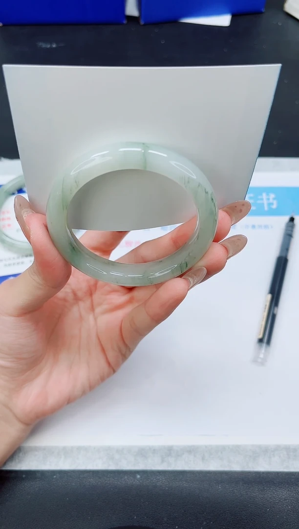 未镶嵌手镯石英质玉A5-54