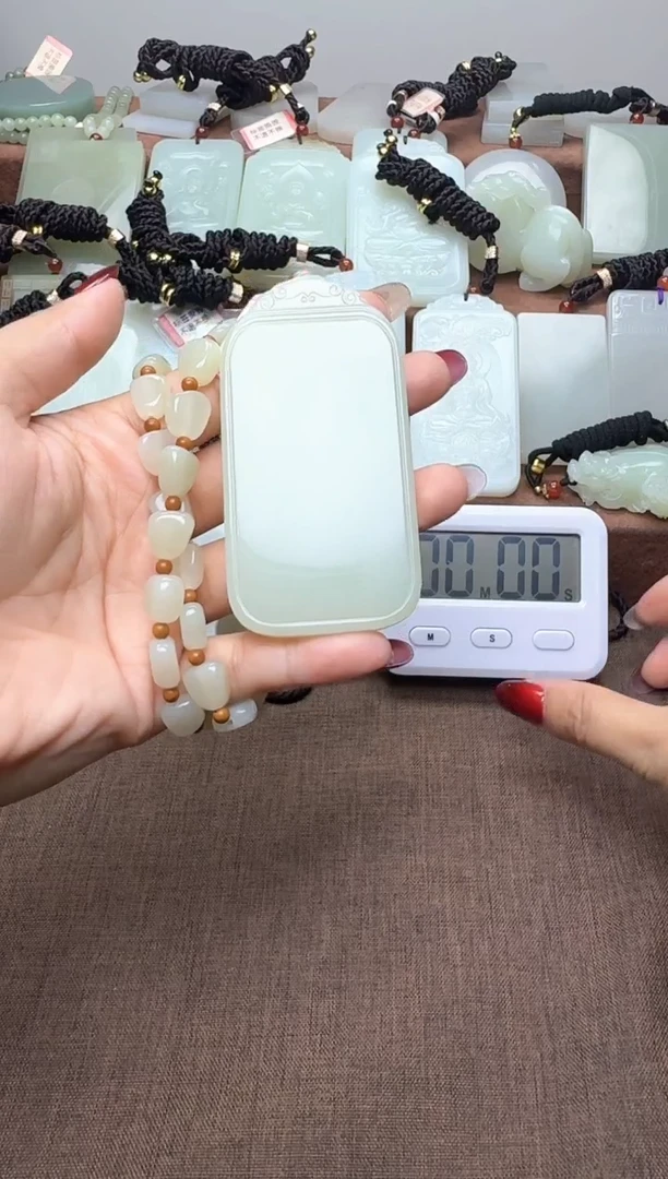 颈饰未镶嵌和田玉1