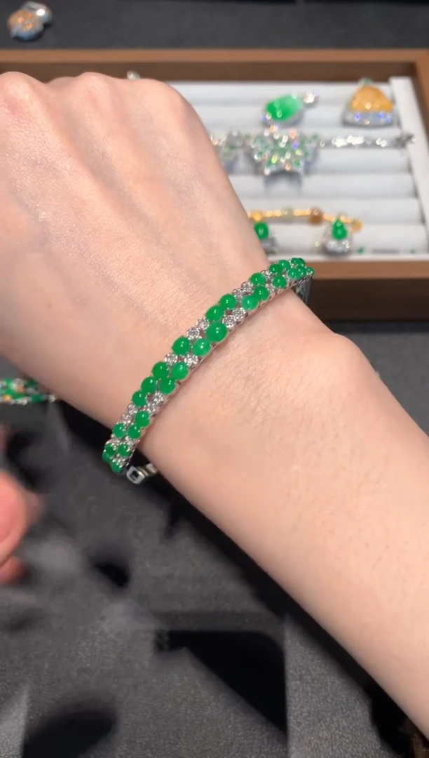 【闪购商品】翡翠手镯18K金镶嵌23800