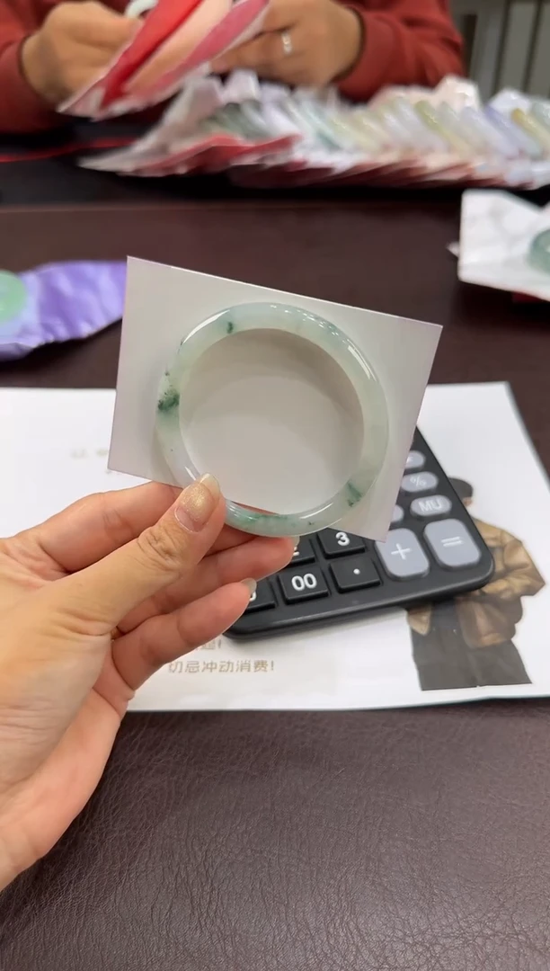 未镶嵌手镯（圆镯）翡翠HH20104-08