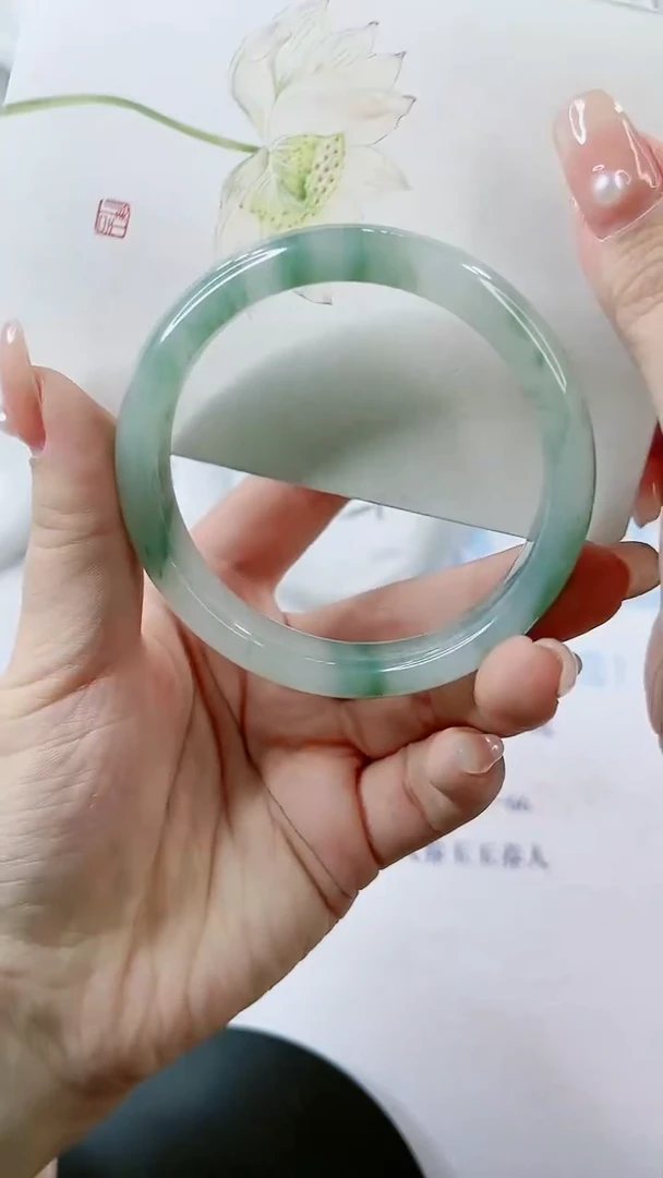 【闪购商品】石英质玉手镯未镶嵌0951080640-多样性发货