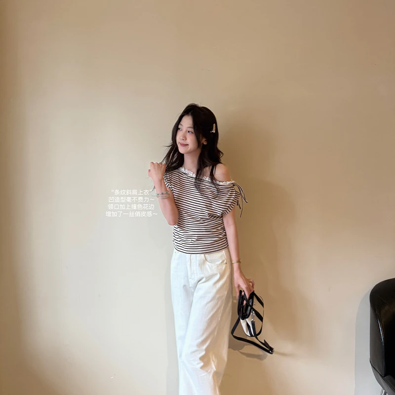 【闵笑一】松挞 条纹斜肩小众设计夏季新款简约圆领短袖T恤女上衣