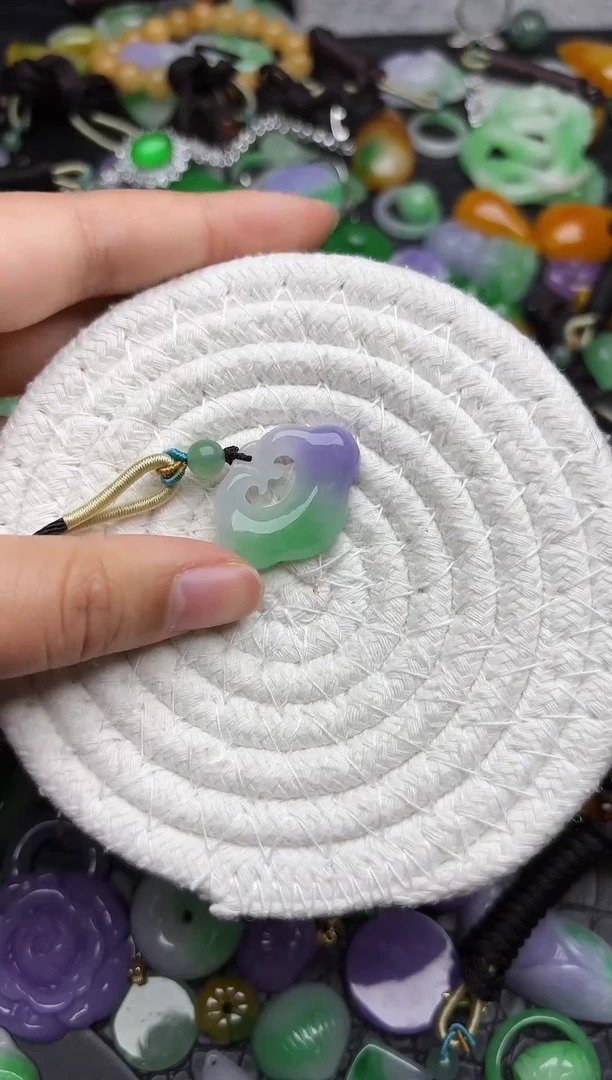 颈饰未镶嵌翡翠缅甸翡翠吊坠