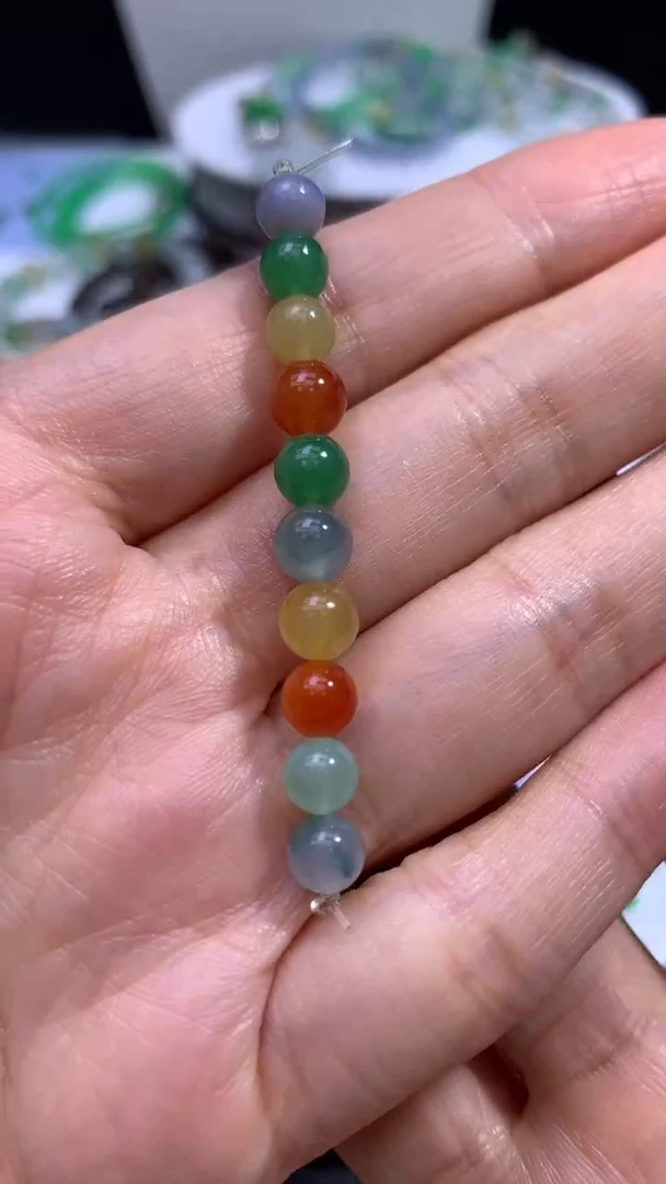 未镶嵌定制翡翠真***?  彩色珠子