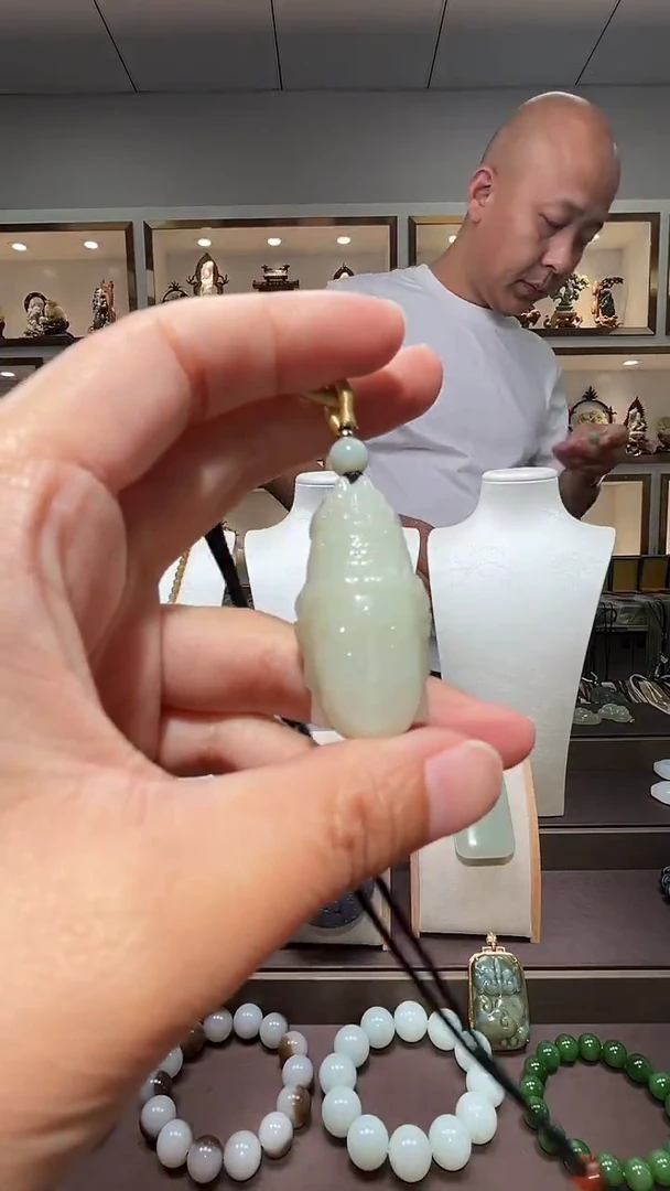 和田玉未镶嵌颈饰苏