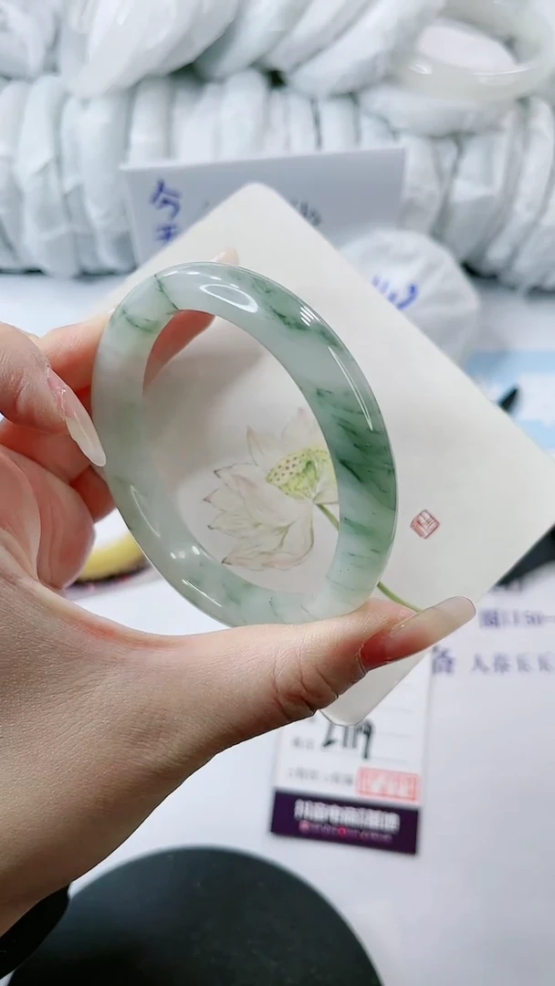 【闪购商品】石英质玉手镯未镶嵌多样性发货L119