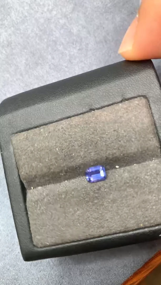 裸石蓝宝石0.8ct CGTL-11834