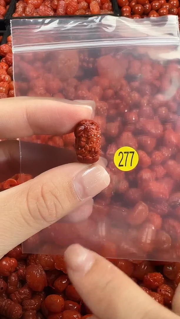 颈饰未镶嵌南红玛瑙1