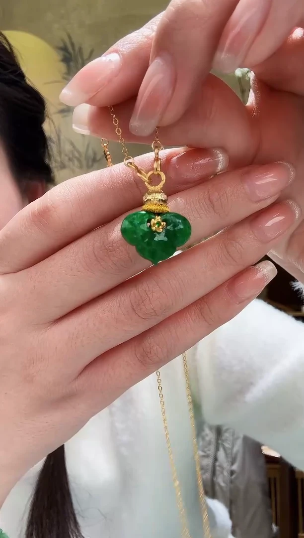 颈饰未镶嵌翡翠吊坠
