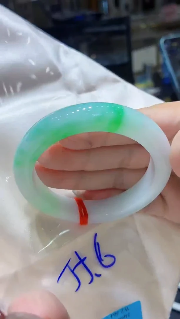 未镶嵌手镯翡翠翡翠手镯