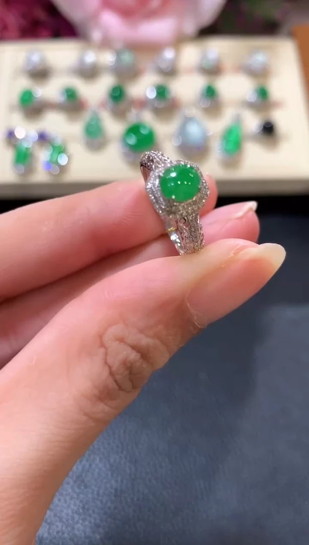 18K金镶嵌戒指翡翠z18