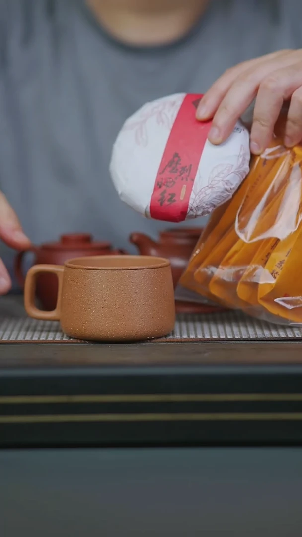 茶壶紫砂红茶饼茶磨裂嗮红100g+芊墨红茶5泡品鉴装+葵黄段把手杯