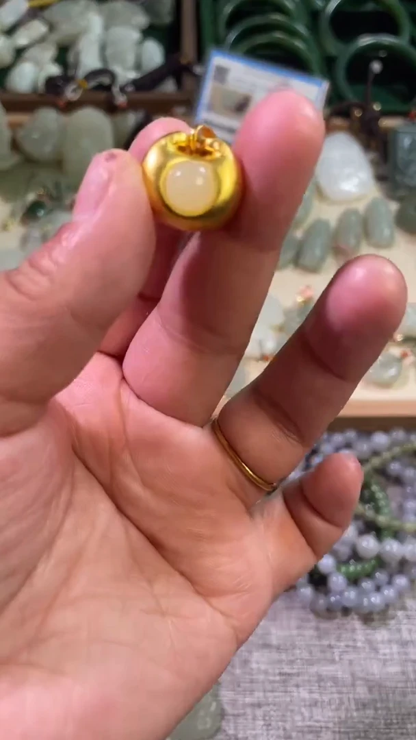 和田玉未镶嵌颈饰闪购1