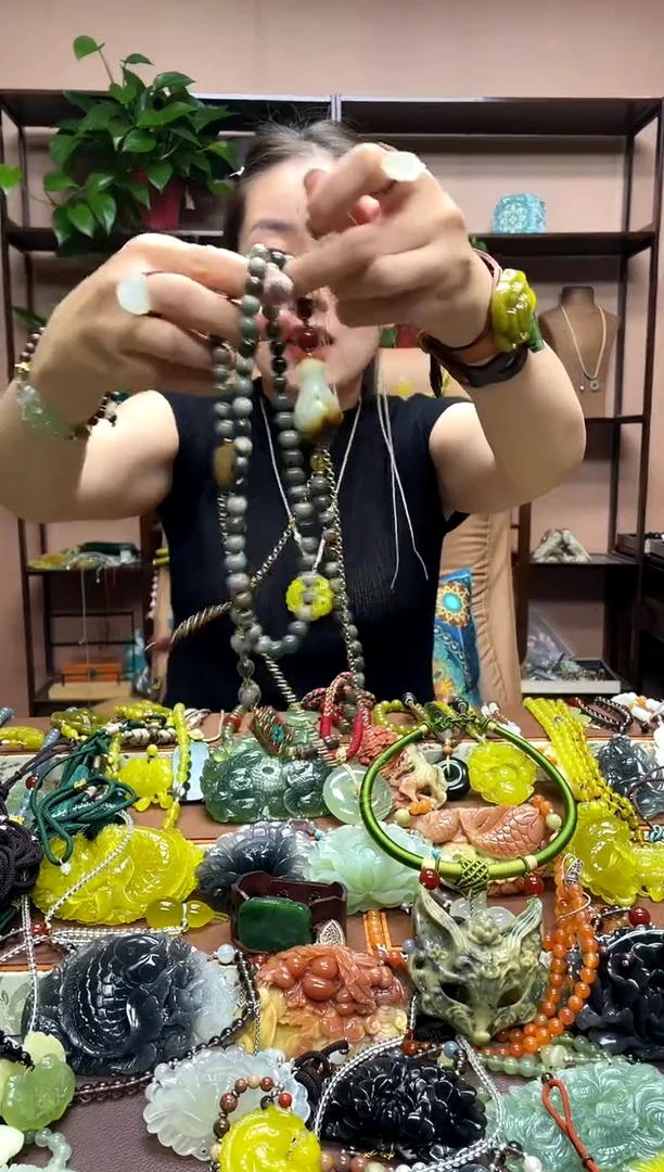 未镶嵌岫玉吊坠·