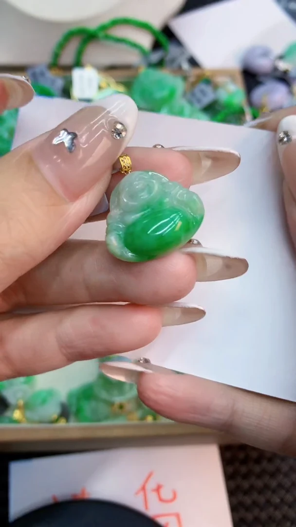 翡翠未镶嵌吊坠(不含链)1