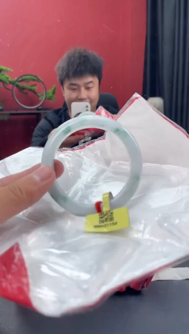 未镶嵌手镯翡翠3