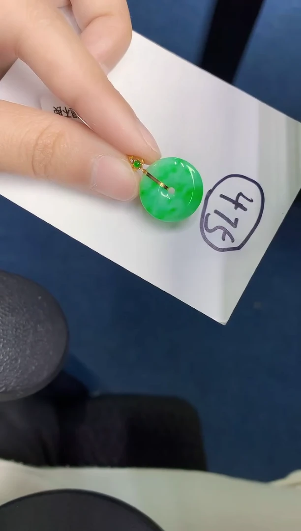 翡翠18K金镶嵌颈饰000000000