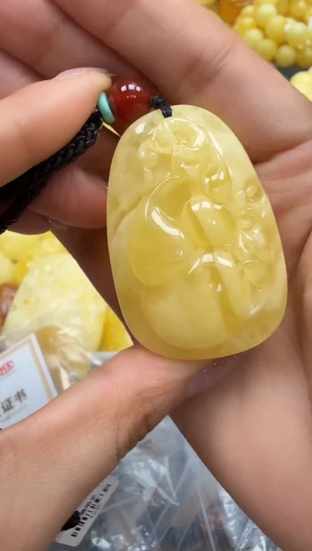裸石琥珀未镶嵌如图