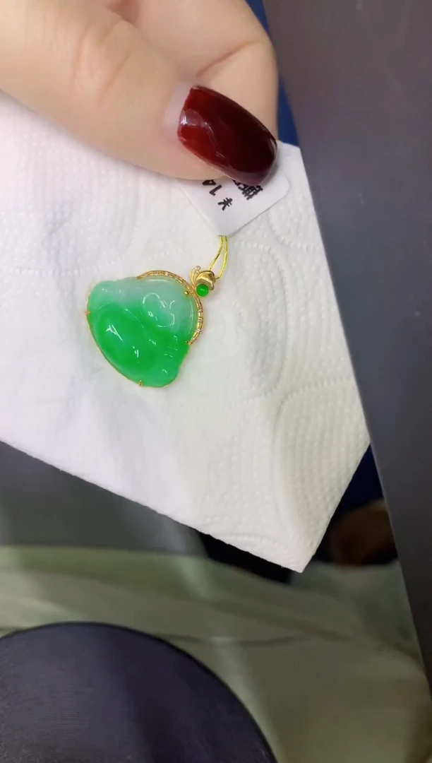 颈饰18K金镶嵌翡翠缅甸天然翡翠A货