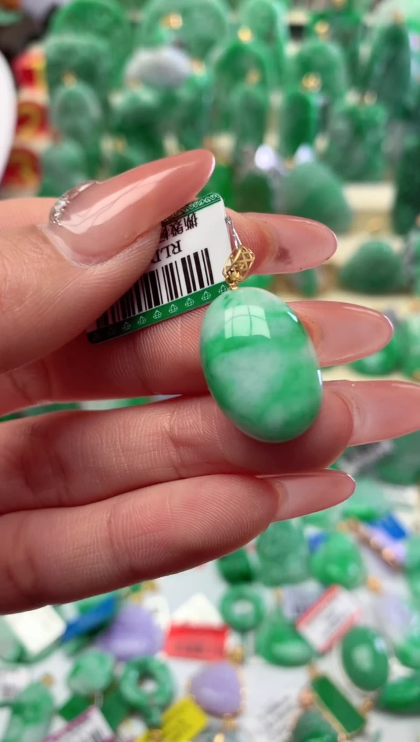 【闪购商品】翡翠颈饰18K金镶嵌挂件