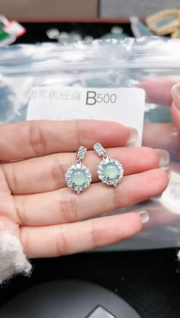 【闪购商品】翡翠颈饰未镶嵌500赠皮绳