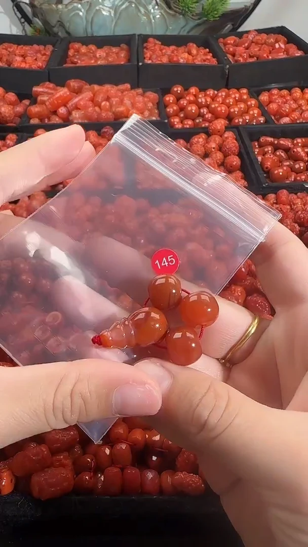 颈饰未镶嵌南红玛瑙1