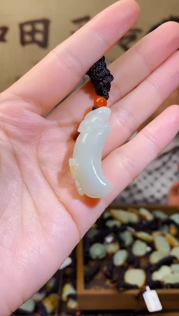 和田玉未镶嵌颈饰1